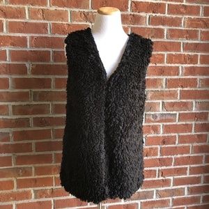 LOF Faux Fur Sleeveless‎ Vest with Sherpa Look